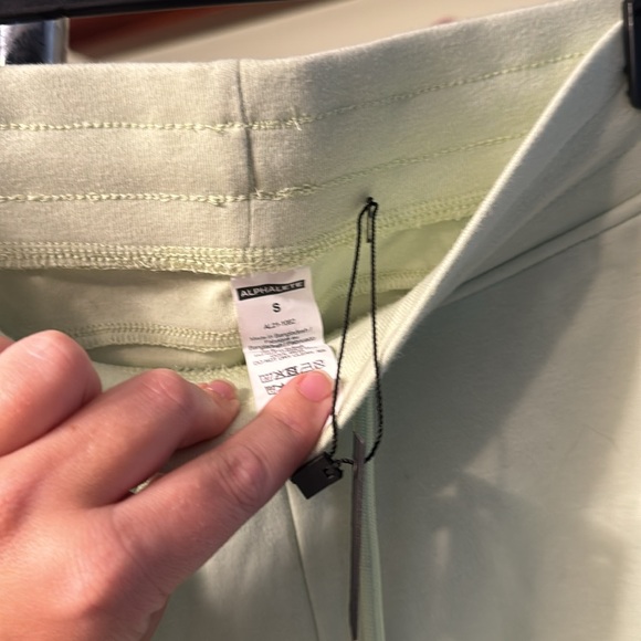 Pale Green Alphalete Shorts NWT Small - Picture 3 of 3